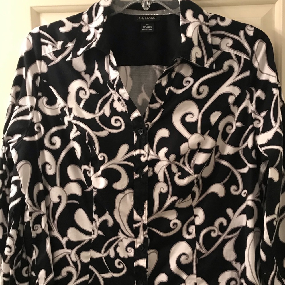 Beautiful black and white patterned blouse
